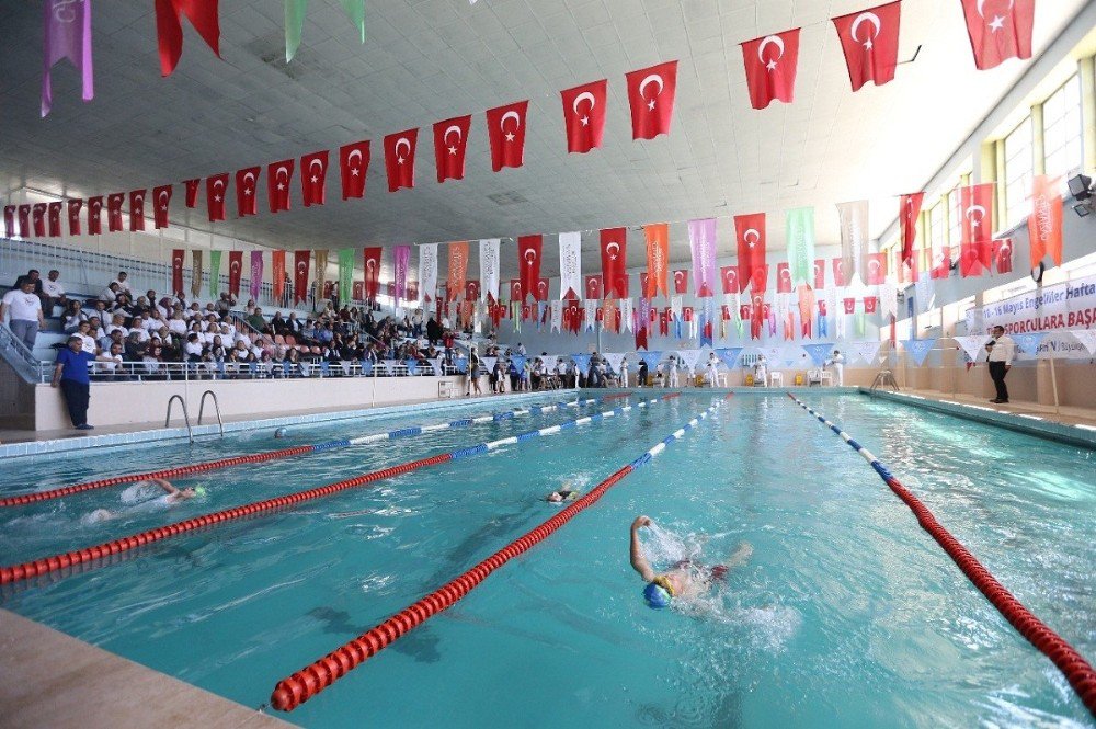 Gaziantep’te “Engelsiz Yaşam” Stantları Kuruldu