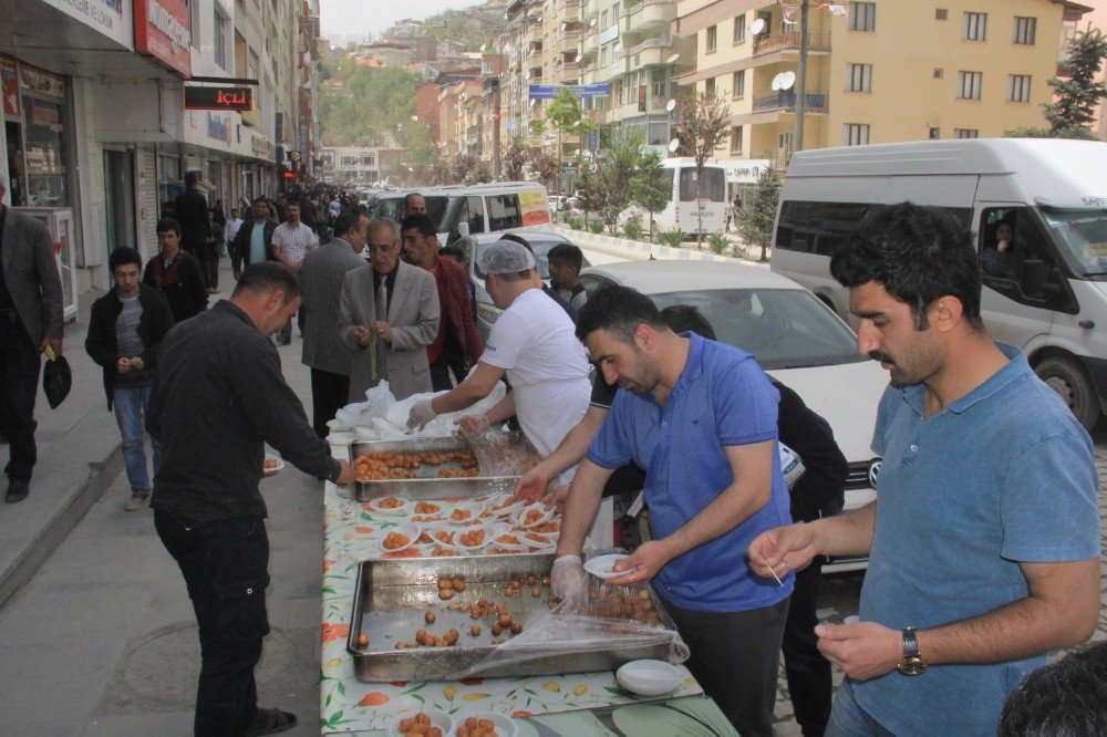 Hakkari’de 150 Kilo Tulumba Tatlısı Dağıtıldı