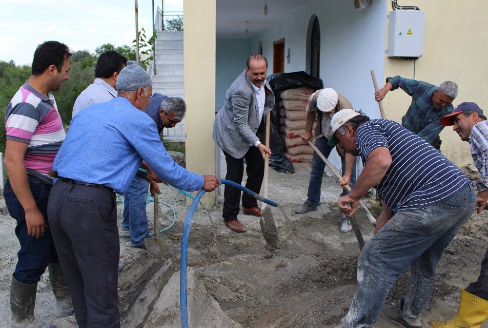 Başkan Ozan’dan Minare Yapımına Tam Destek