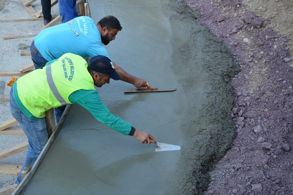 Arslanbey’de Amfi Tiyatro Alanı İçin Çalışma Başlatıldı