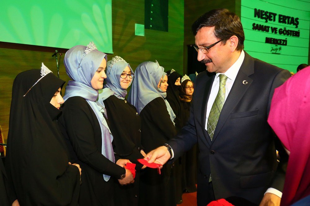 Keçiörenli Hafizeler İcazet Taçlarını Taktı