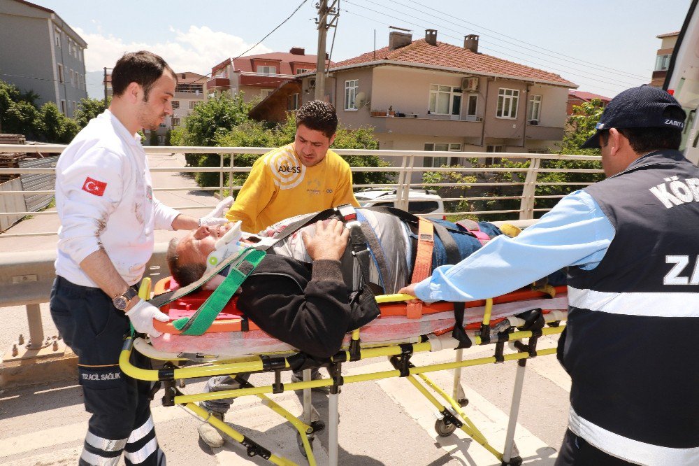 Kontrolden Çıkan Araç Yol Ayrım Barıyerine Çarptı 5 Yaralı