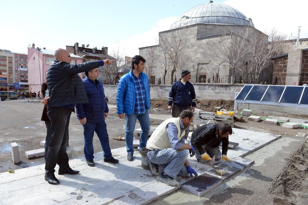 Muratpaşa, Kent Meydanıyla Güzelleşiyor