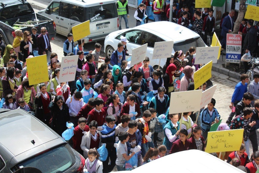 Bulanıklı Öğrencilerden Çevre Yürüyüşü