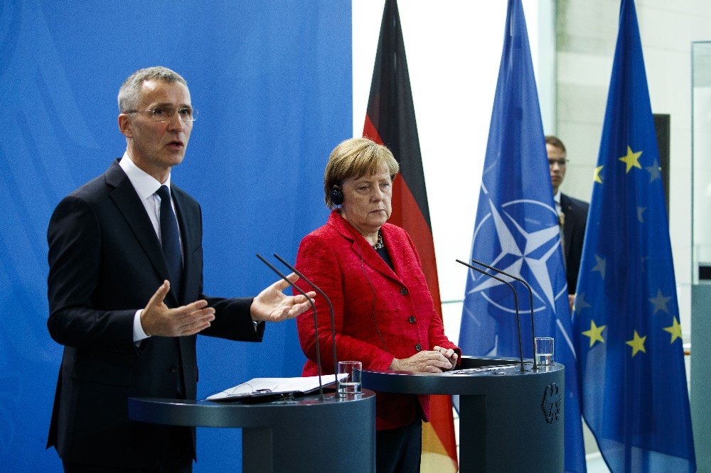 Stoltenberg, Merkel’le Görüştü