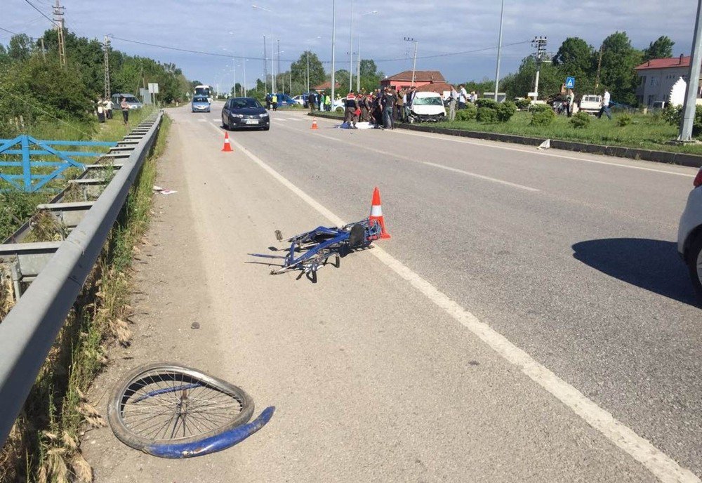 Samsun’da Otomobilin Çarptığı Bisikletli Hayatını Kaybetti