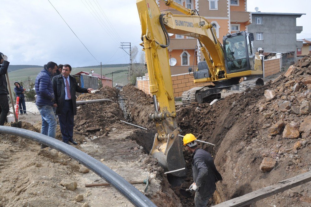 Sarıkamış Belediyesi İlçenin 100 Yıllık İçme Suyu Şebekesini Değiştiriyor