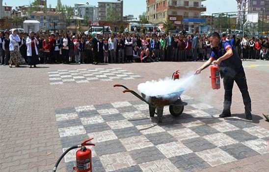 Erciş’te Afet Bilinci Semineri Ve Yangın Eğitimi