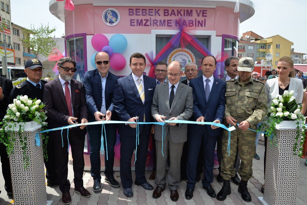 Bebek Emzirme Ve Bakım Kabinleri Düzenlenen Törenle Açıldı