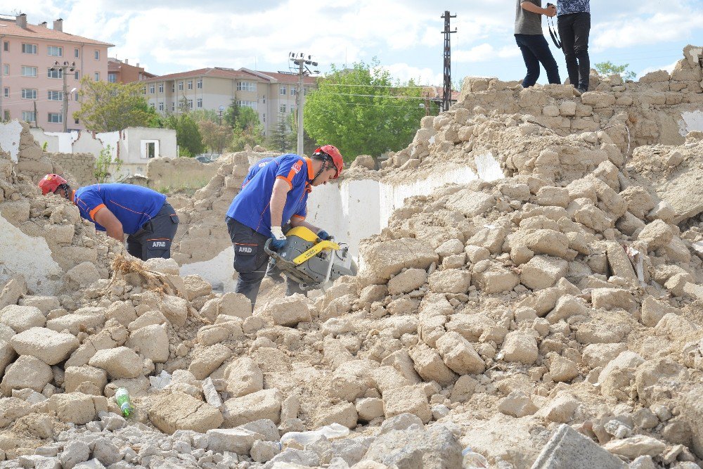 Afad’dan Gerçeğini Aratmayan Deprem Tatbikatı