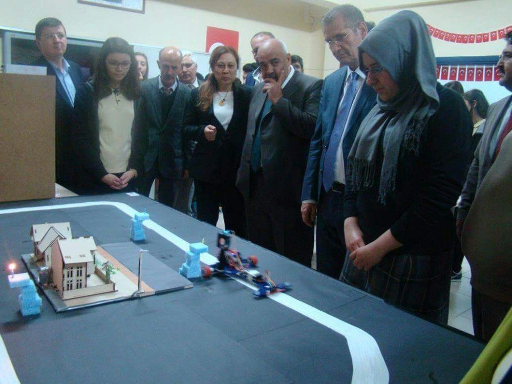 Bolvadin Fen Lisesi “Tubitak 4006 Bilim Ve Teknoloji Fuarı” Açıldı