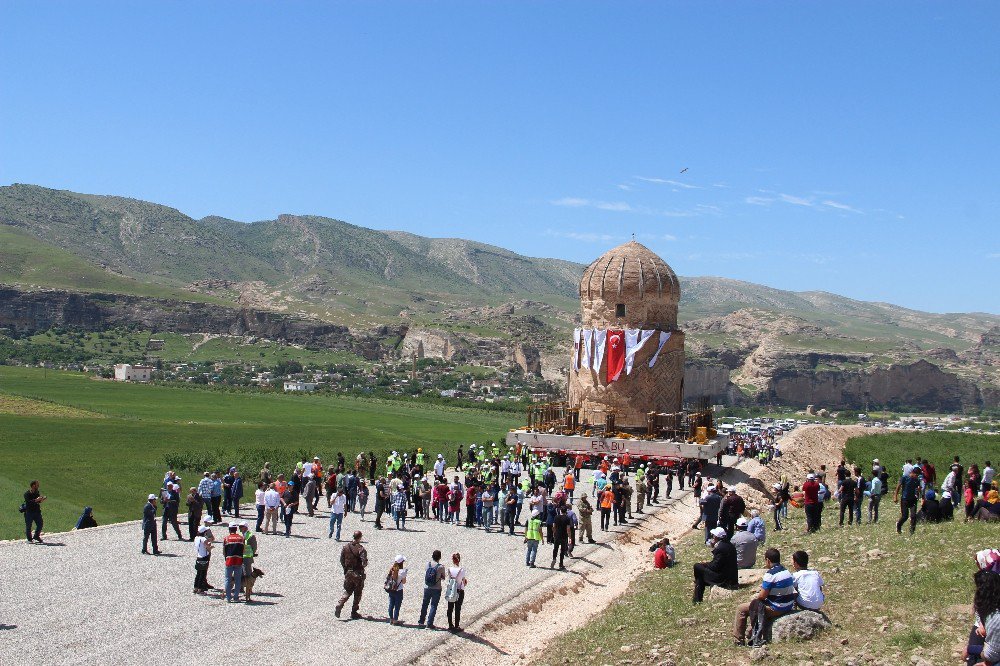 Zeynel Bey Türbesi Taşındı