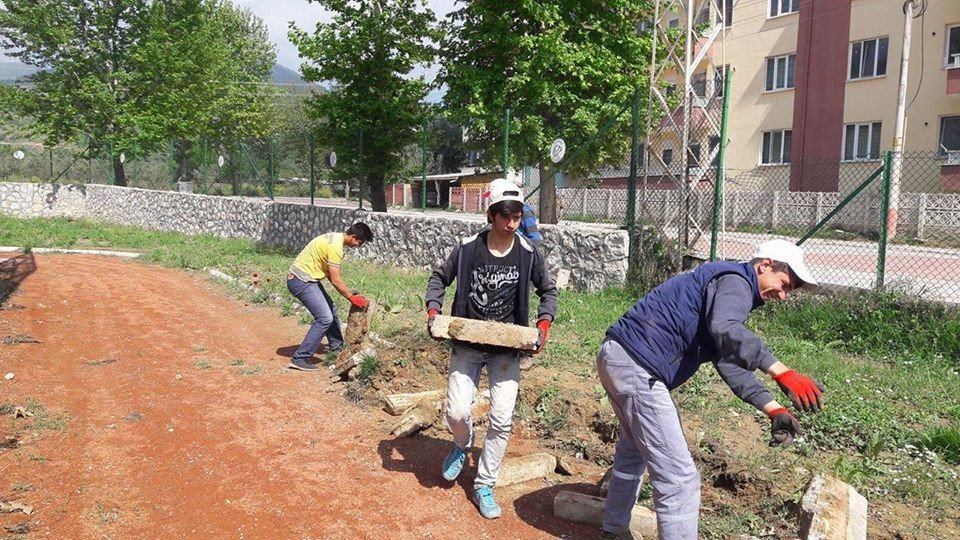 Bayırköy’de Çevre Düzenleme Çalışmaları Devam Ediyor