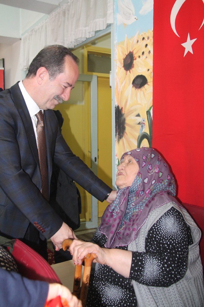 Edirne Belediye Başkanı Gürkan: "Dünyadaki En Masum Duygu, Anne Sevgisi"