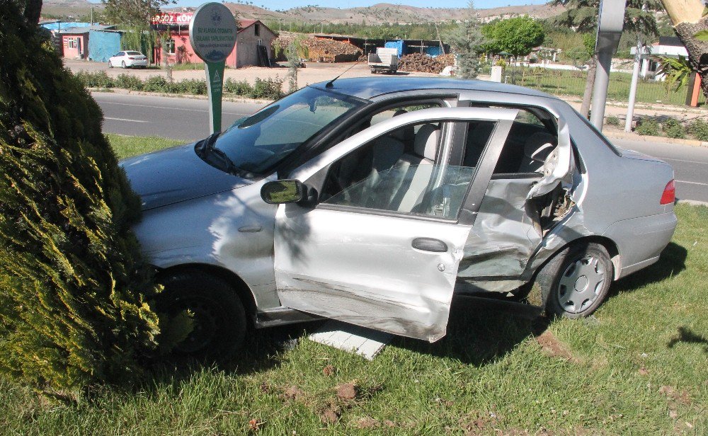 Elazığ’da Trafik Kazası: 3 Yaralı