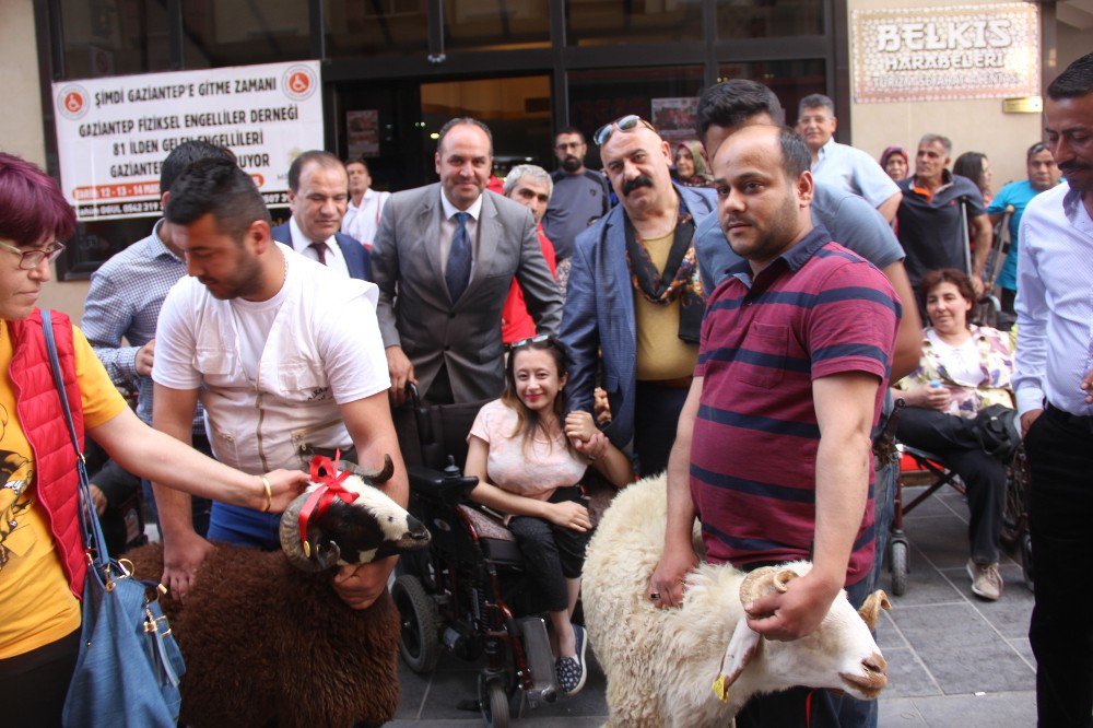 81 İlden Gaziantep’te Gelen Engellilere Davul-zurnalı Karşılama