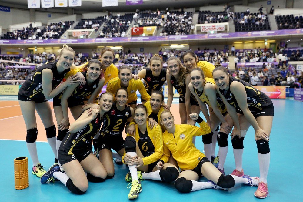 Vakıfbank Yenilgisiz Yarı Finalde