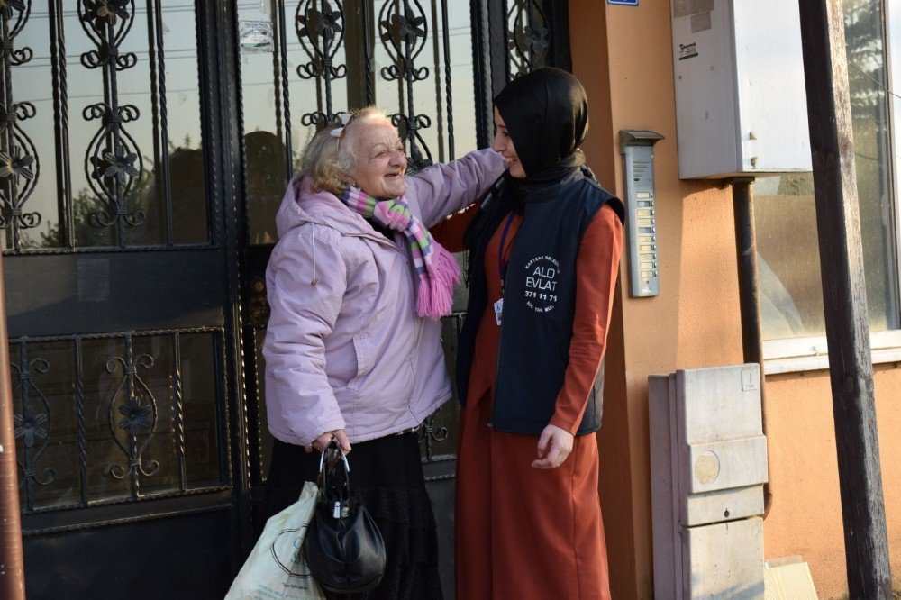 Kartepe Belediyesi “Alo Evlat Hattı” Hizmetlerine Devam Ediyor