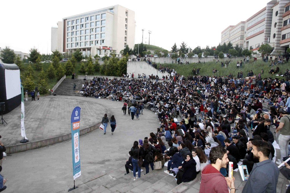 Büyükşehirden Öğrencilere Yazlık Sinema Keyfi