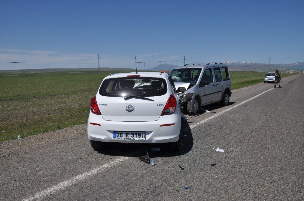 Bulanık’ta Trafik Kazası: 5 Yaralı