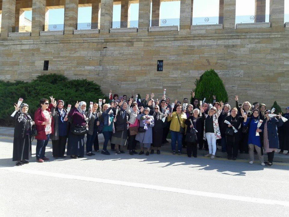 Sinop Belediyesinden Annelere Anıtkabir Gezisi