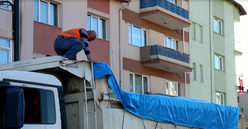 Sivas’ta Hafriyat Kamyonlarına Ceza Yağdı