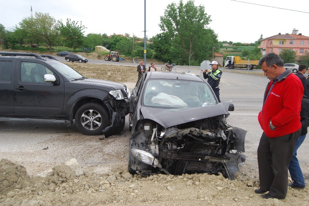 Tekirdağ’da Zincirleme Kaza: 3 Yaralı