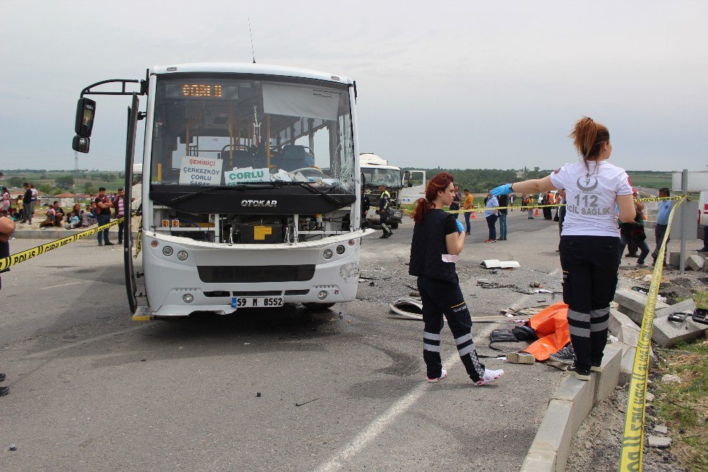 Tekirdağ’da Minibüs İle Kamyon Çarpıştı: 2 Ölü 17 Yaralı