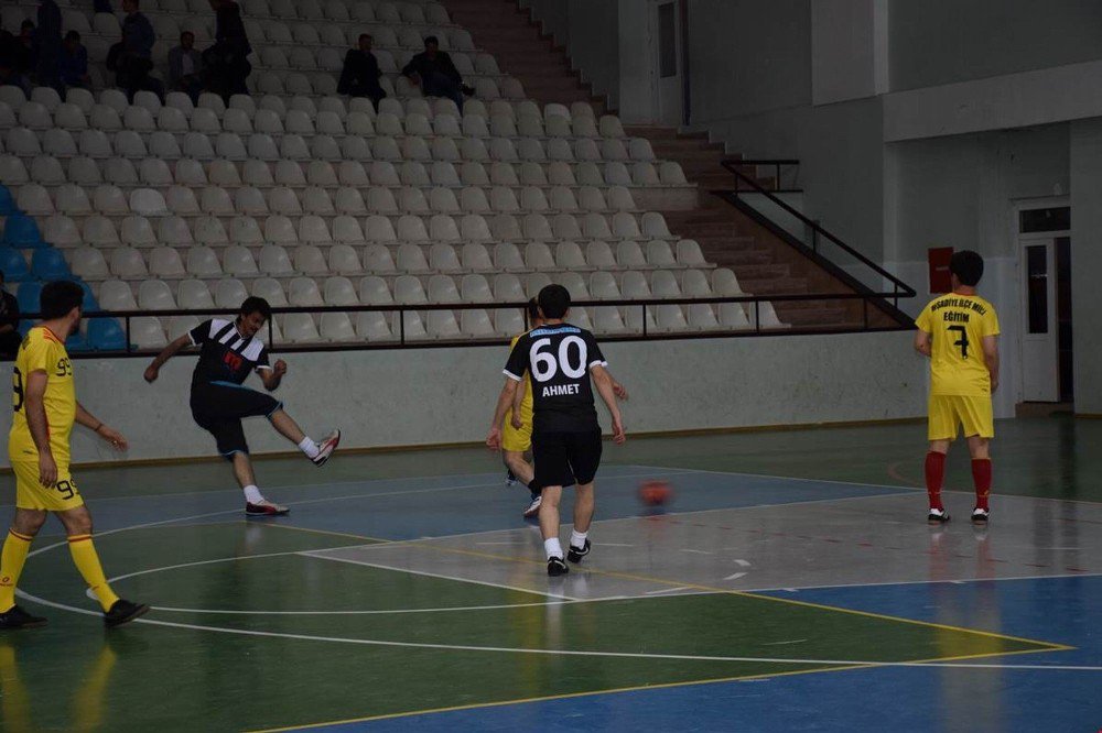 Reşadiye’de 15 Temmuz Şehitleri Anma Futsal Turnuvası Düzenlendi