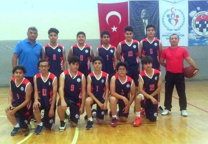 Kozan’da Yıldızlar Basketbol Turnuvası