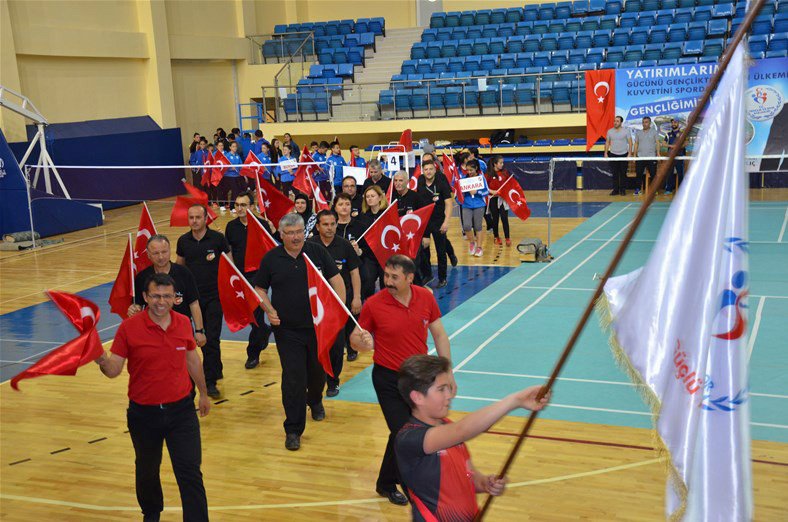 Anadolu Yıldızlar Ligi Badminton Türkiye Finali Coşkuyla Başladı