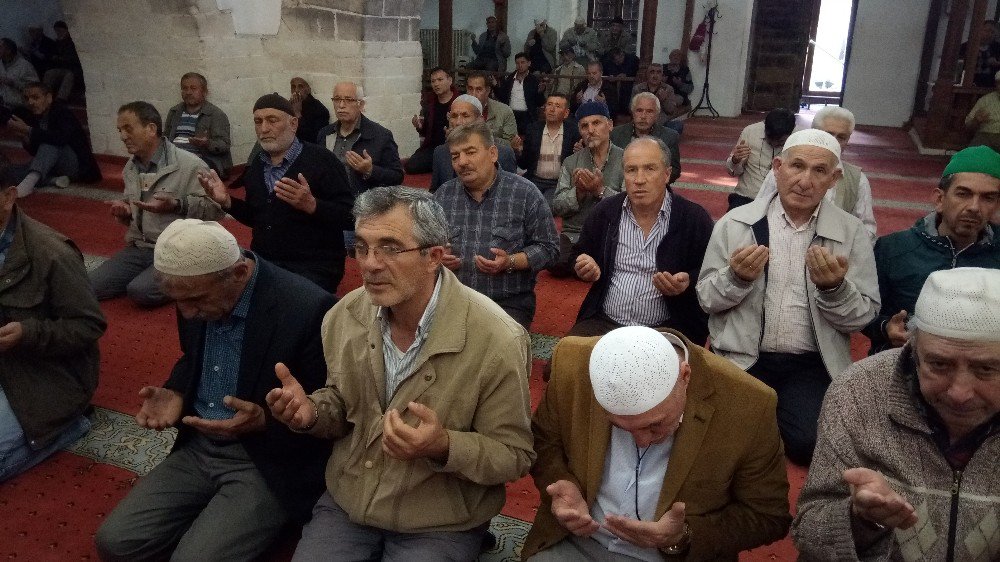 3 Yıldır Kur’an-ı Kerim-i Hatmediyorlar