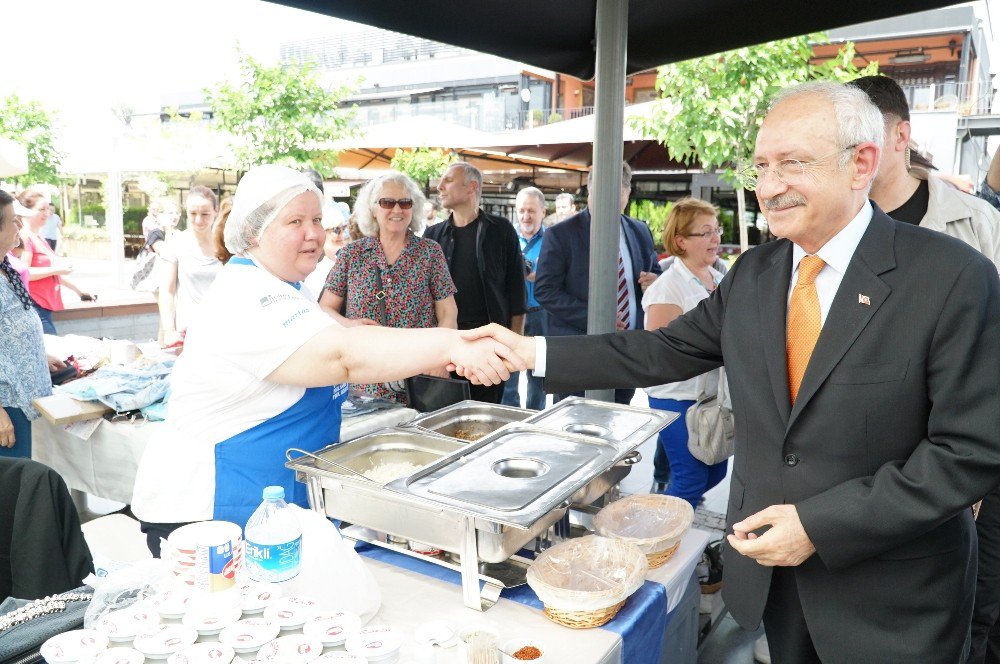 Kılıçdaroğlu, Bursa’da Kermes Ziyaret Etti