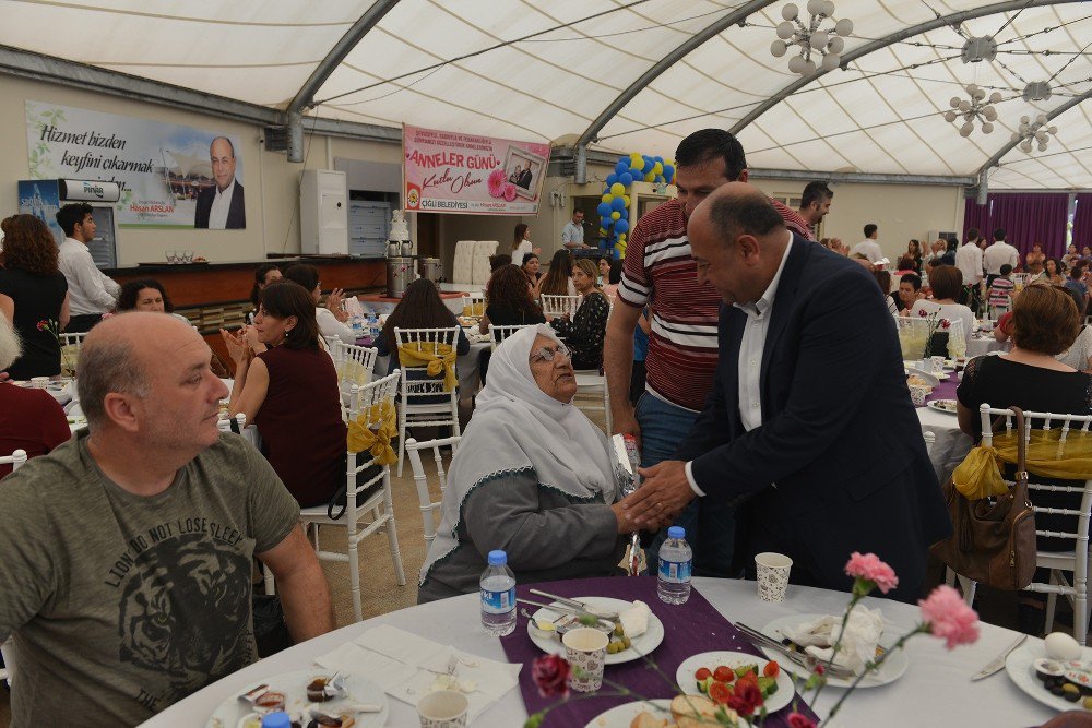 Başkan Hasan Arslan’dan Annelere Kahvaltı