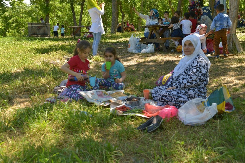 Büyükşehir Belediyesi’nden Anneler Günü Etkinliği