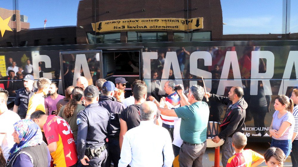 Galatasaray, Gaziantep’te Protestoyla Karşılandı