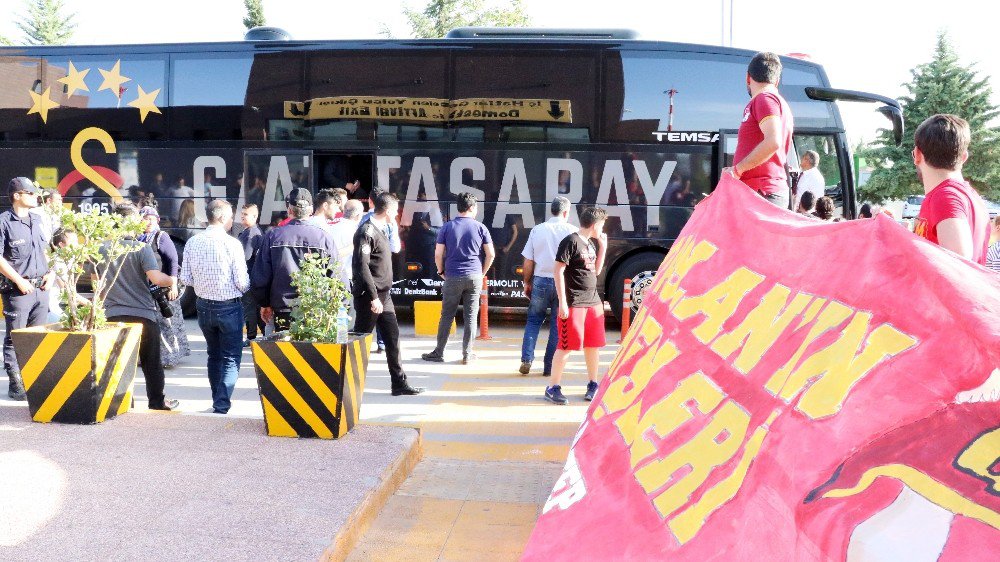 Galatasaray, Gaziantep’te Protestoyla Karşılandı