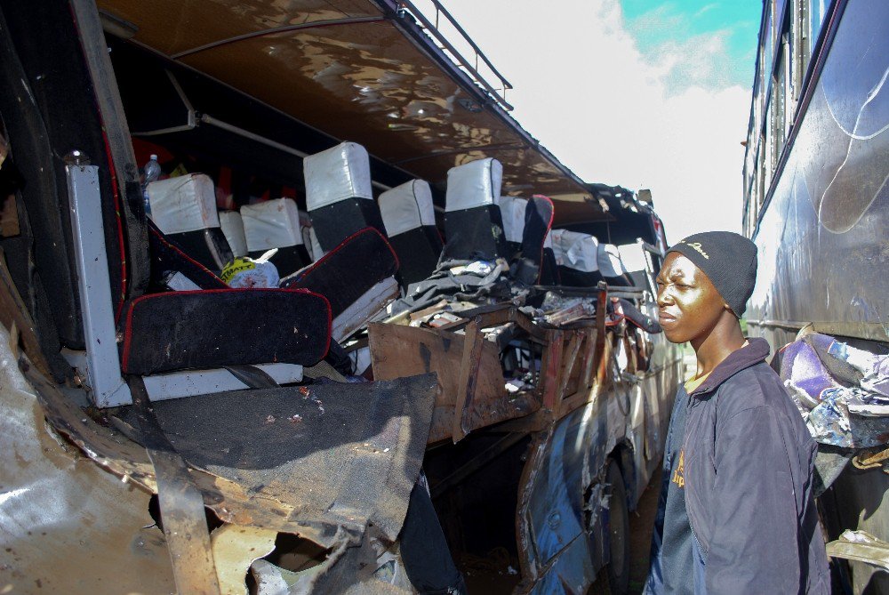 Kenya’da Otobüs Kamyonlarla Çarpıştı: 20 Ölü