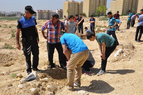 Engelli Öğrenciler Fidan Dikti