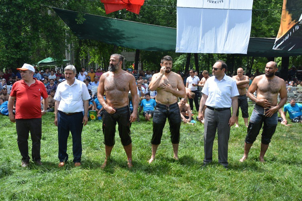 Köyceğiz’de Başpehlivan İsmail Balaban Oldu