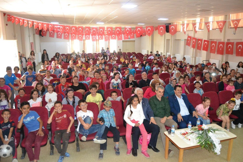 Kukla Kumpanyası Etkinliğinde Çocuklar Doyasıya Eğlendi