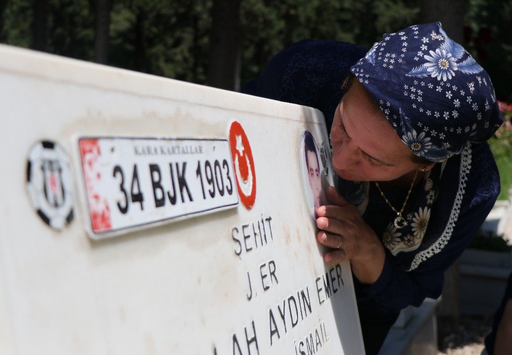 Şehit Anneleri Anneler Günü’nü Evlatlarının Mezarında Kutladı