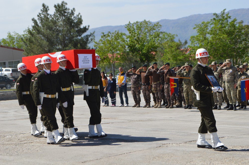 Şırnak Şehidi Işık Törenle İstanbul’a Uğurlandı