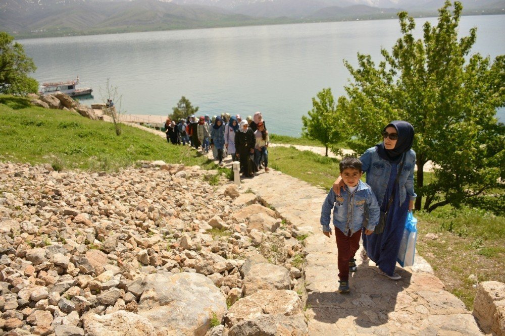 Tuşba Belediyesinden Örnek Etkinlik