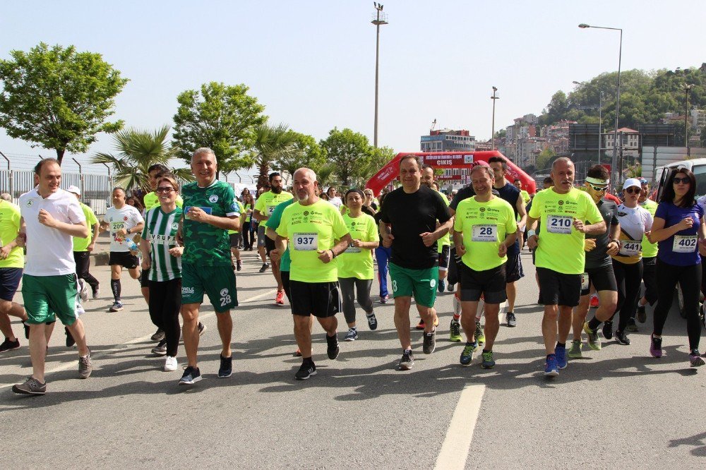 Giresun Aksu Yarı Maratonu Koşuldu