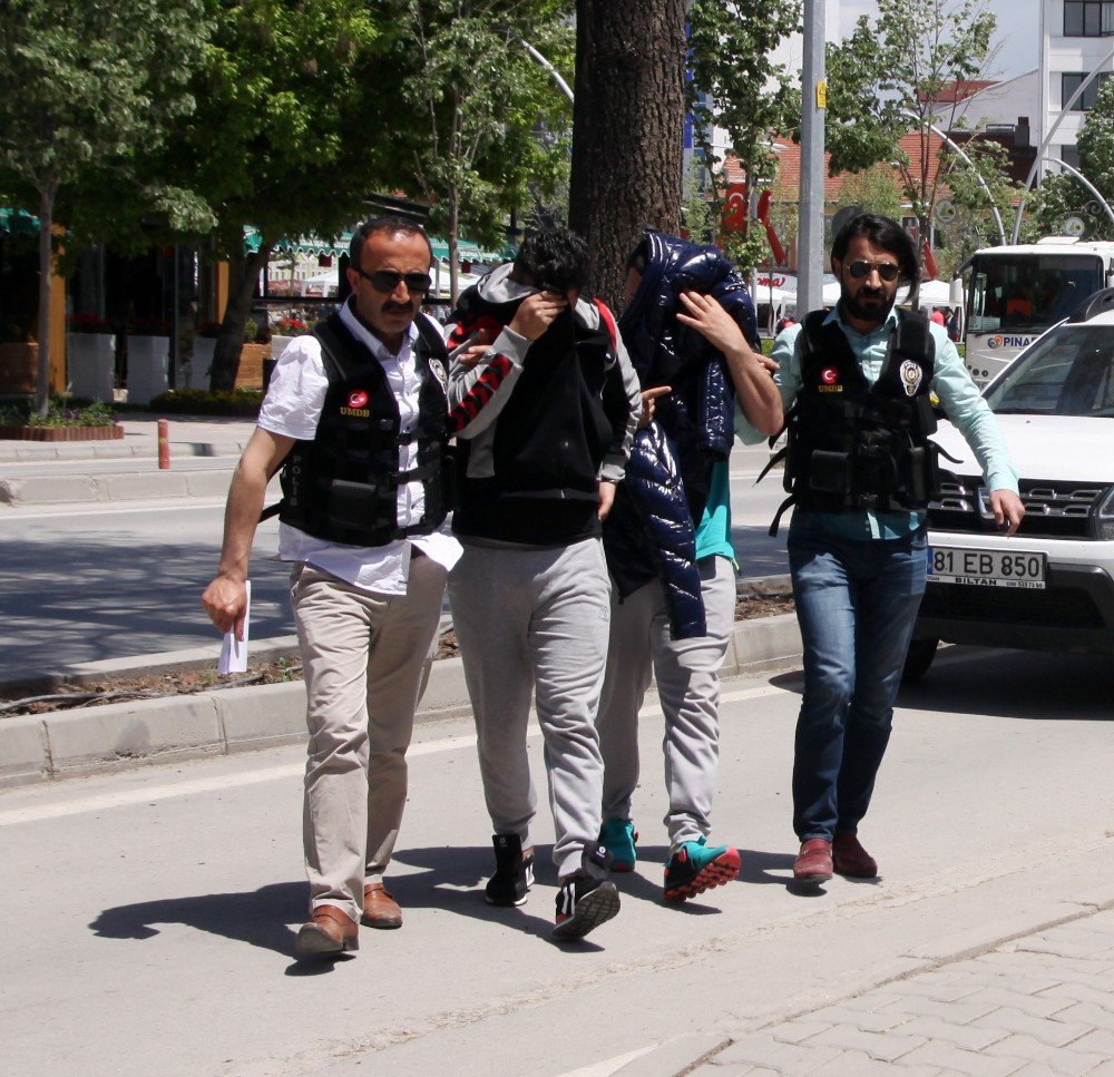 Adliyeye Sevk Edilen Uyuşturucu Zanlıları Tutuklandı