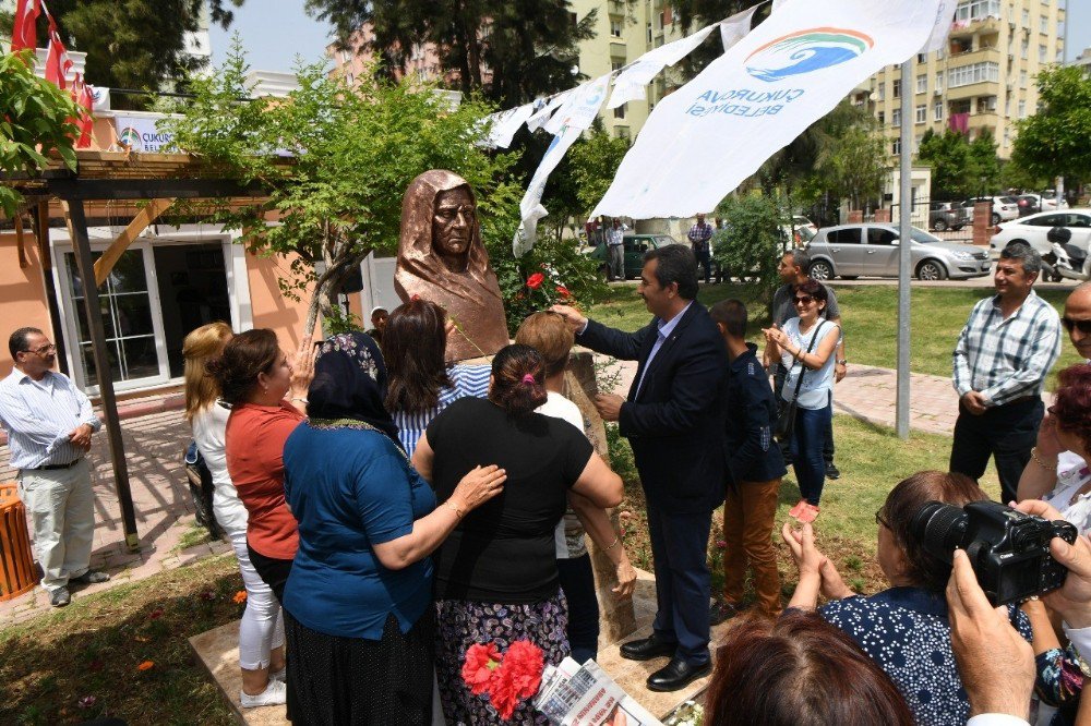 Çetin, Anneler Günü’nde Zübeyde Hanım Büstü Açtı