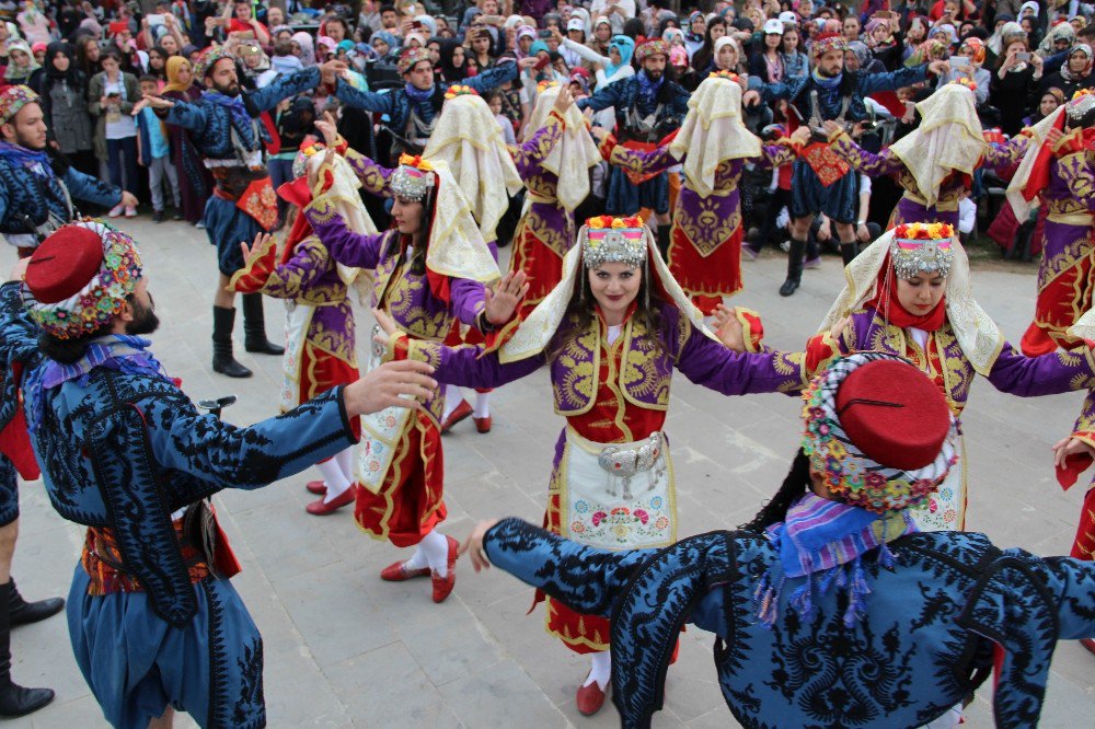 Erzurum’da Anneler Günü Coşkuyla Kutlandı