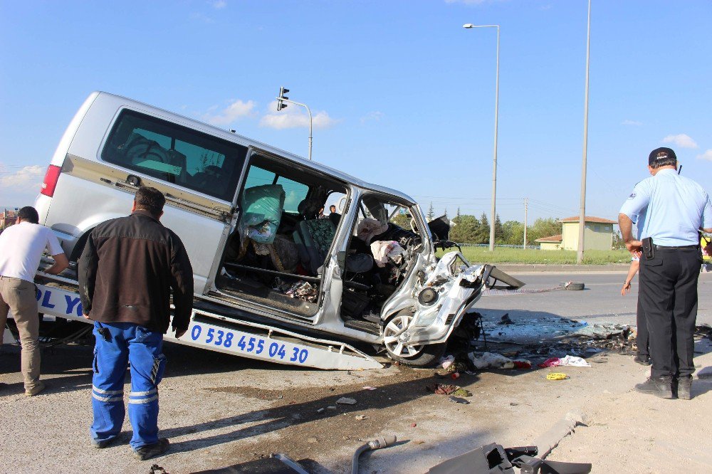 Eskişehir’de Feci Kaza: 2 Ölü, 7 Yaralı