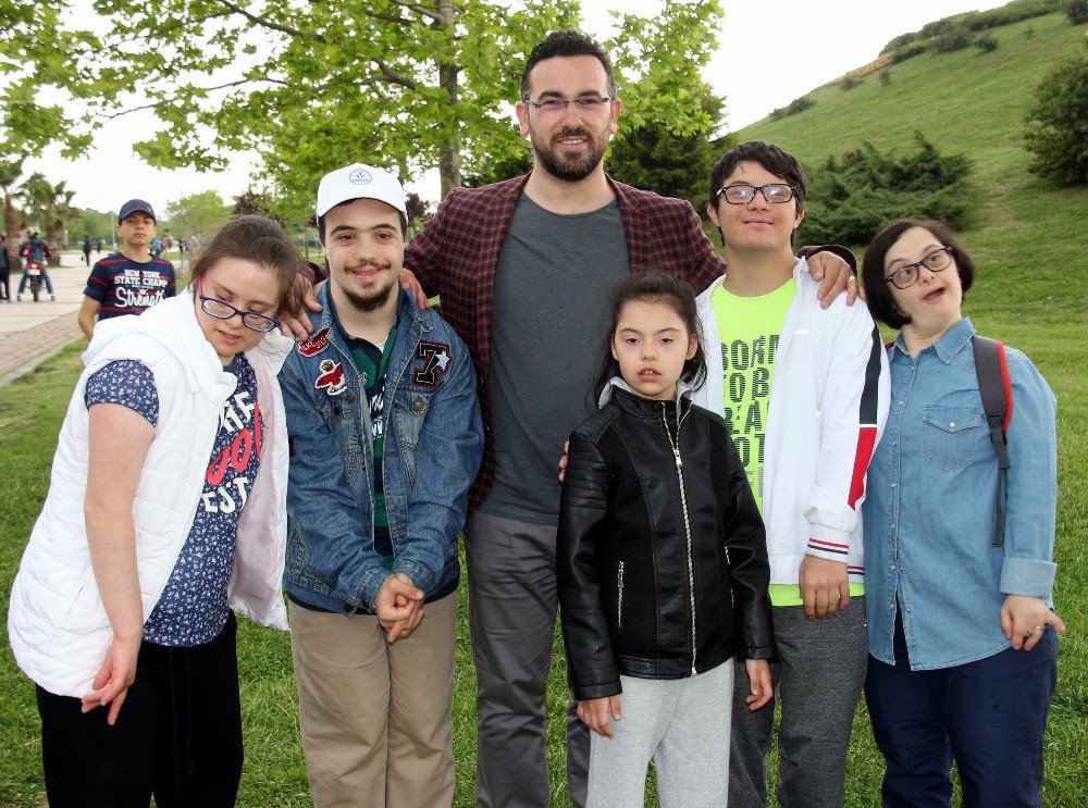 İlkadım, Anneler Günü’nü Ve Engelli Çocukları Unutmadı